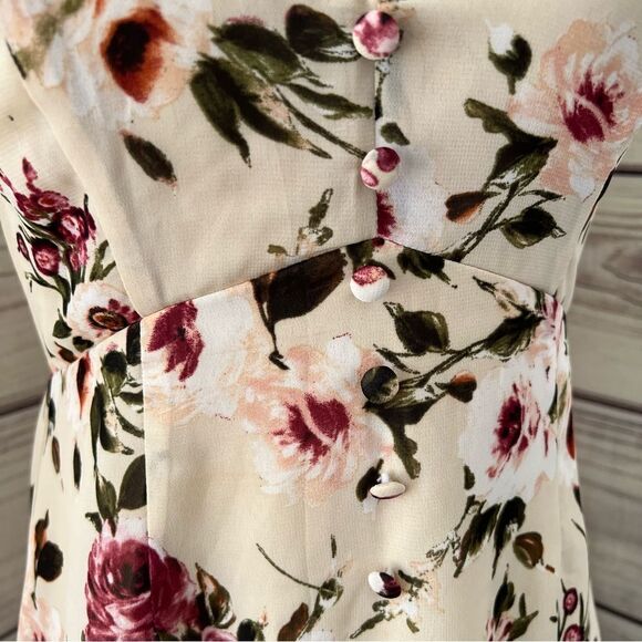 Lulus Cream Floral Deep V Sleeveless Skater Dress Size XS - Picture 3 of 7